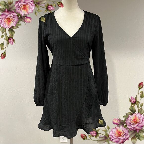 SO Elegant Black long sleeve fake Wrap mini Dress size medium - Picture 1 of 13